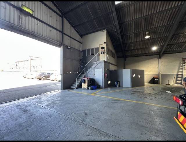 2,200M² WAREHOUSE TO LET IN KRAAIFONTEIN INDUSTRIA